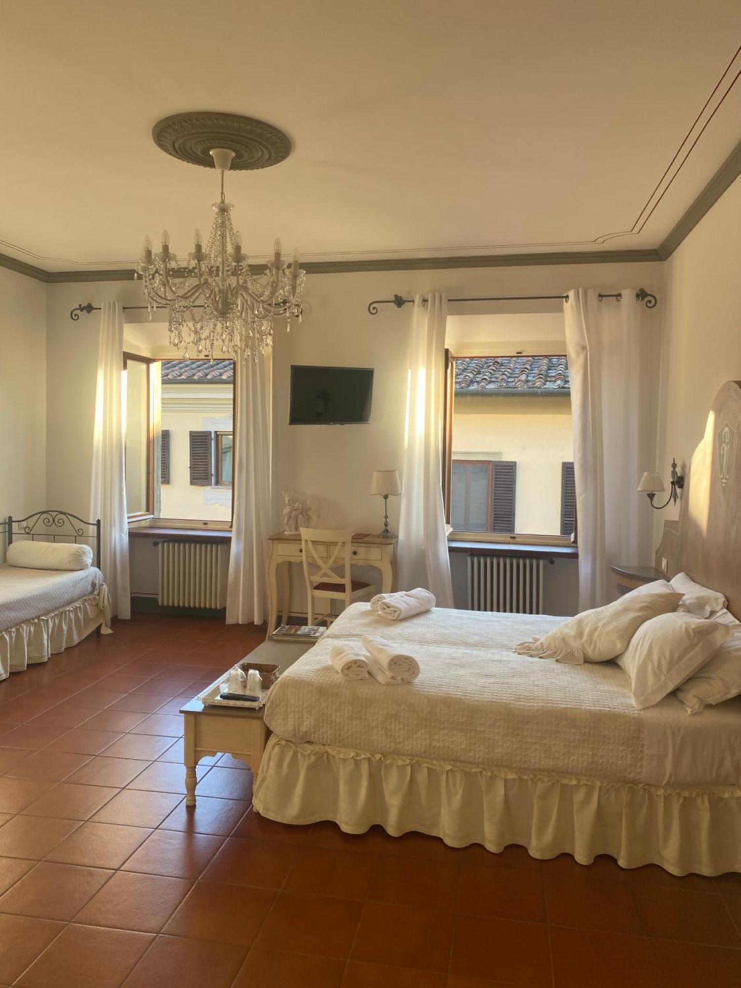 Palazzo Mari Suite & Rooms B&B Montevarchi Dış mekan fotoğraf