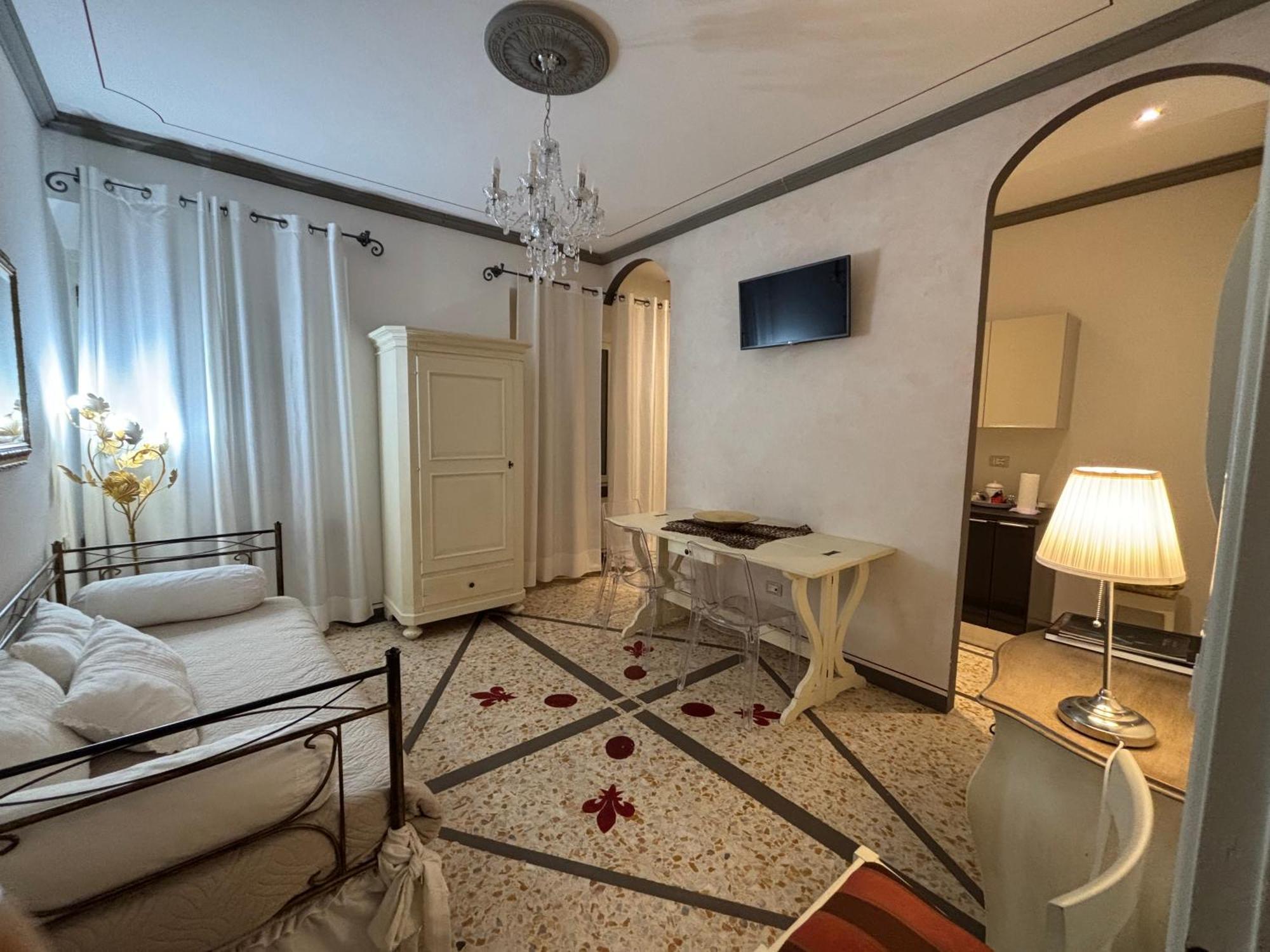 Palazzo Mari Suite & Rooms B&B Montevarchi Dış mekan fotoğraf