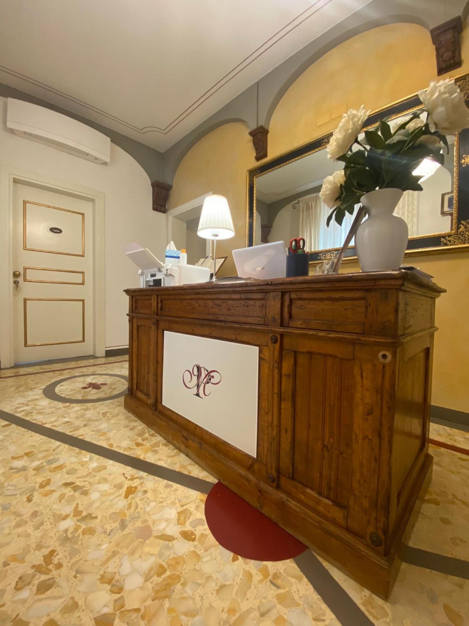 Palazzo Mari Suite & Rooms B&B Montevarchi Dış mekan fotoğraf