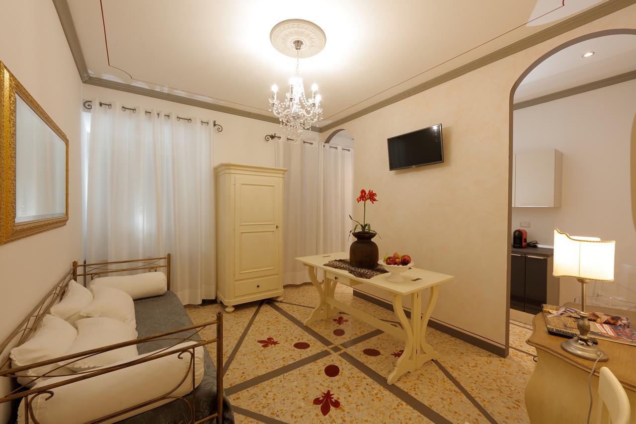 Palazzo Mari Suite & Rooms B&B Montevarchi Dış mekan fotoğraf