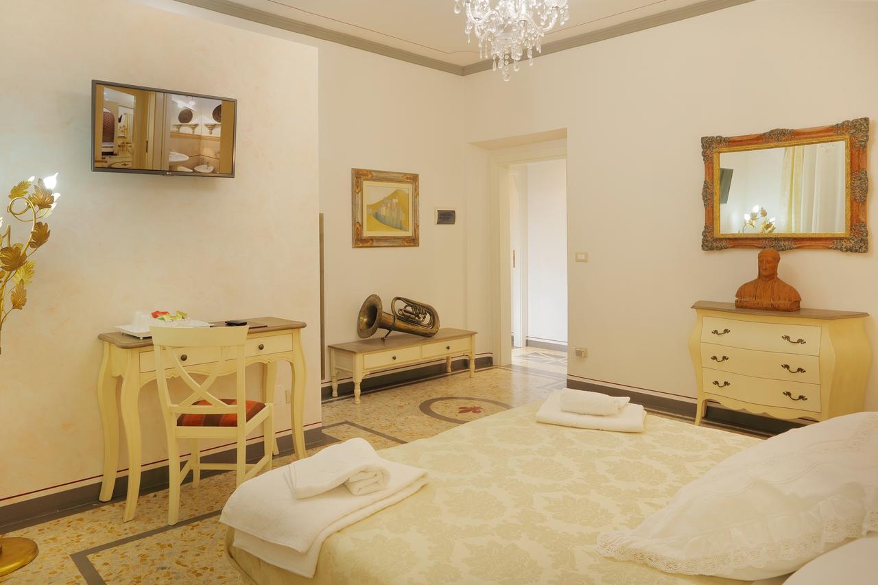 Palazzo Mari Suite & Rooms B&B Montevarchi Dış mekan fotoğraf